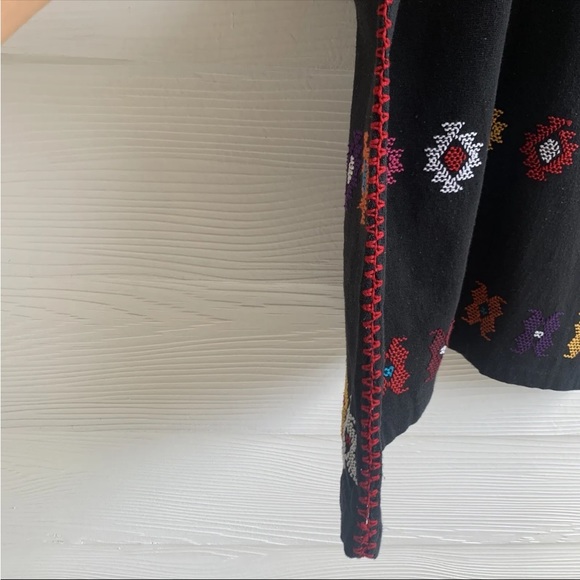 Margot by Loren Black Embroidered V Neck Tunic Top One Size Geometric - Picture 6 of 12
